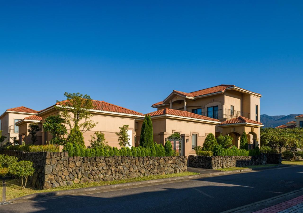 Camphortree Hotel And Resort Jeju Ngoại thất bức ảnh
