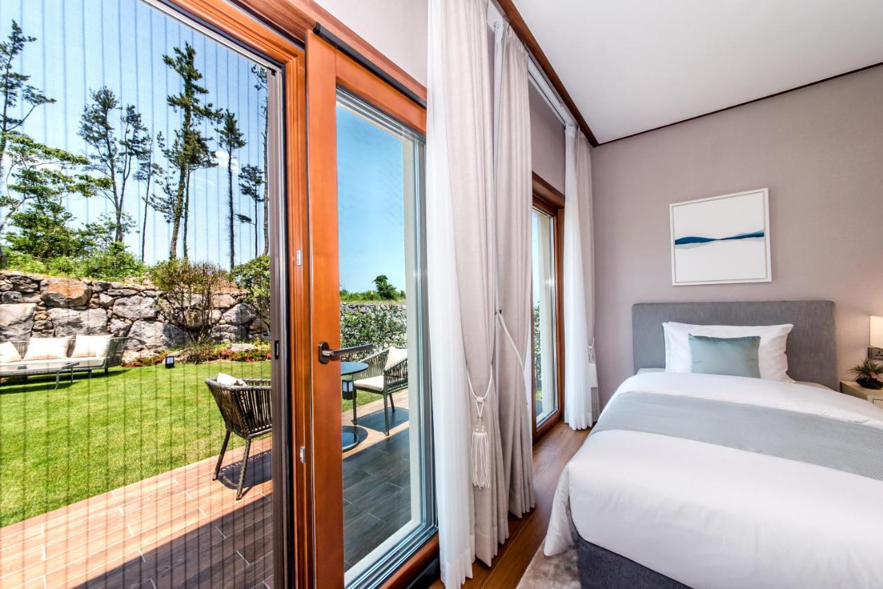Camphortree Hotel And Resort Jeju Ngoại thất bức ảnh